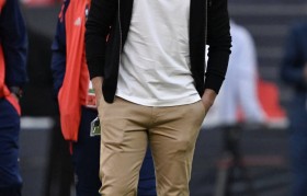 爆炸性回归!C罗重返曼联,滕哈赫的战术调整与更衣室秘密