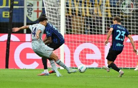 (体育)足球——意甲:国际米兰不敌乌迪内斯